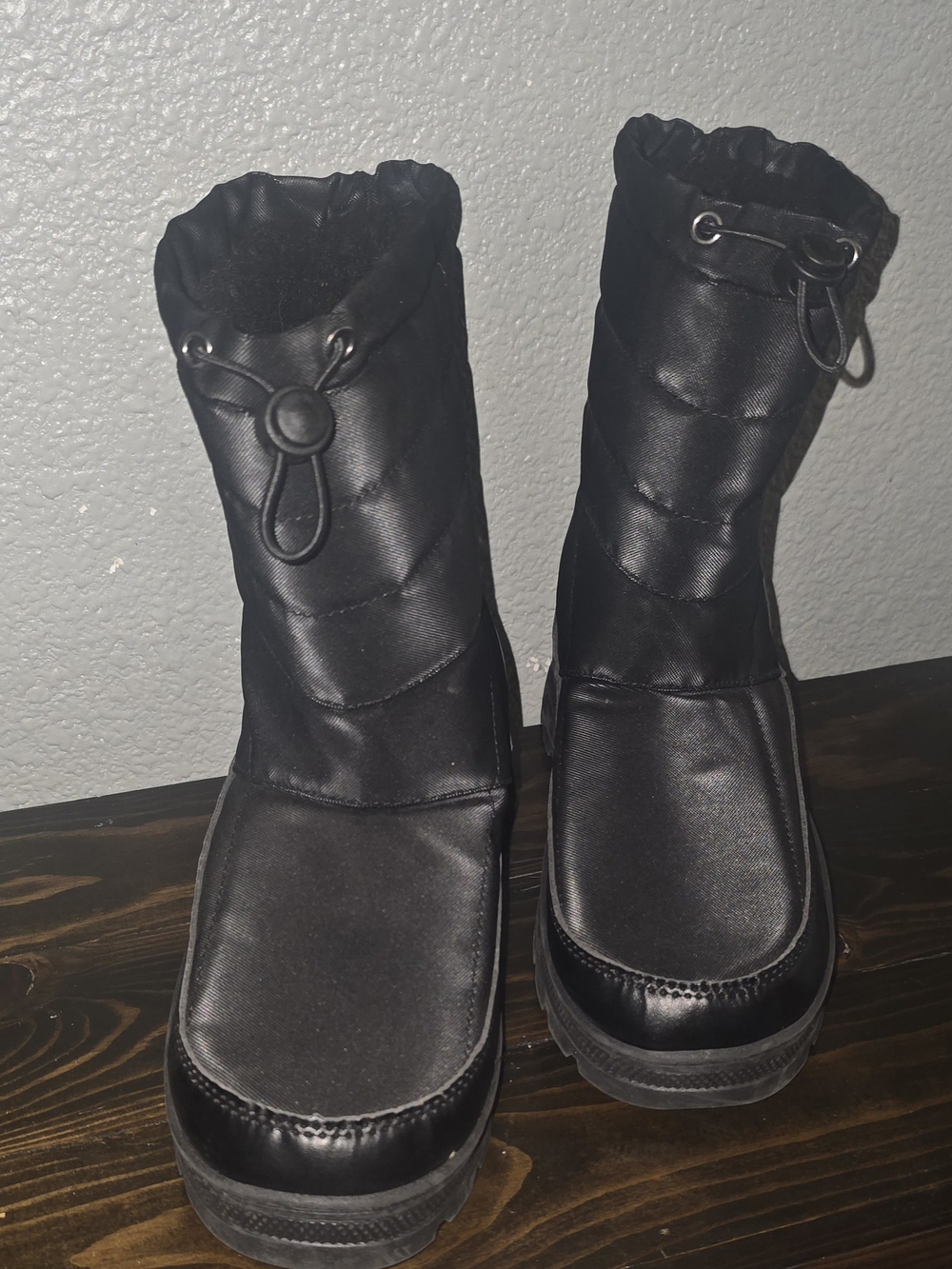 Women's Black Insulated Winter Boots